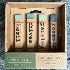 Garden Herb Marker Set 4 Piece Basil Chives Parsley Rosemary New in Box NWT